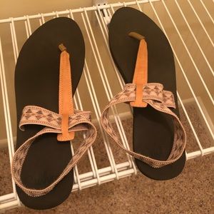 Reef Slip on Sandals size 11 LIKE NEW
